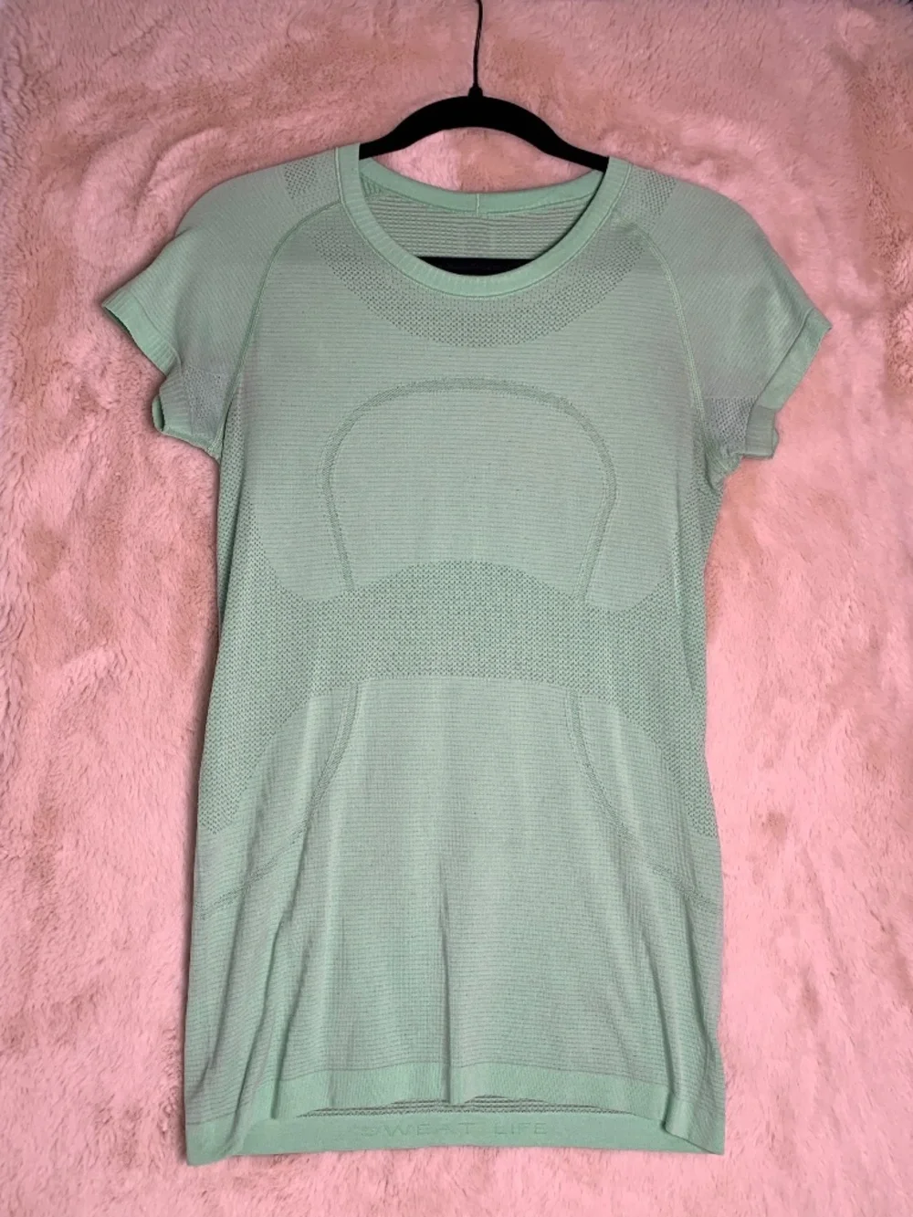 Lululemon light green top sz small